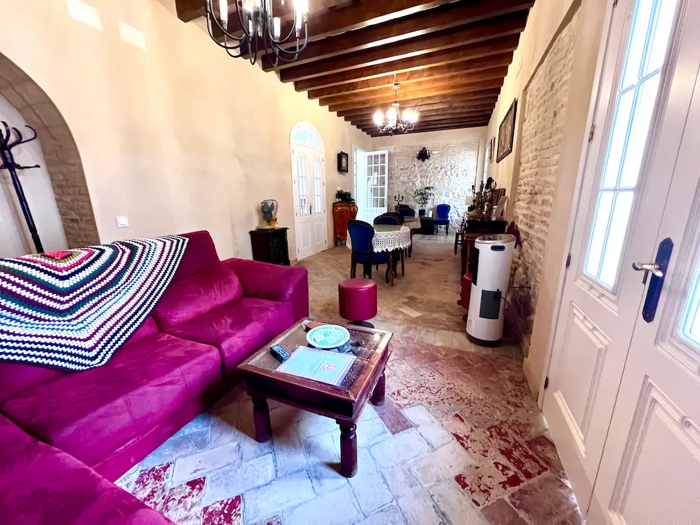 La Casa de los Aromas Arahal salón de lectura